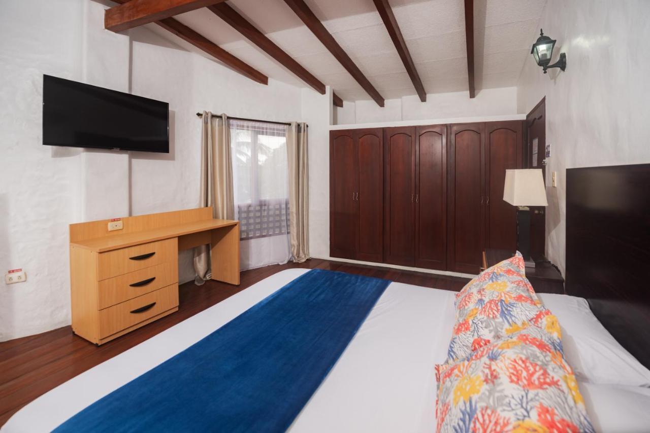 Hostal North Seymour Puerto Ayora  Ngoại thất bức ảnh