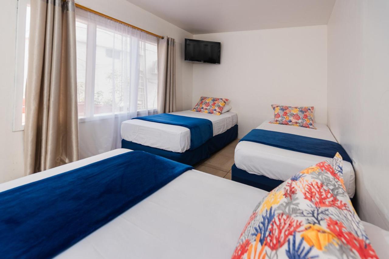 Hostal North Seymour Puerto Ayora  Ngoại thất bức ảnh