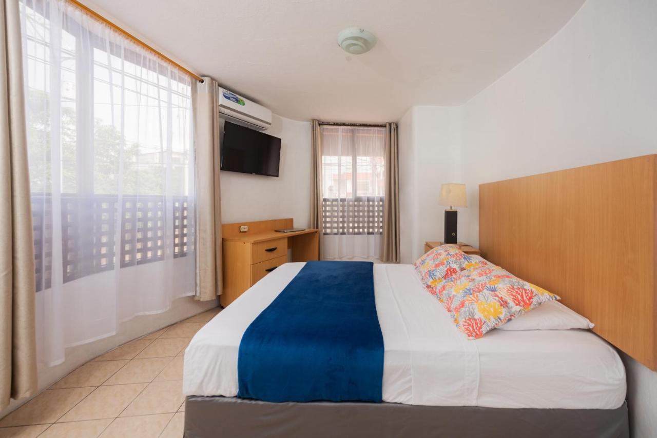 Hostal North Seymour Puerto Ayora  Ngoại thất bức ảnh